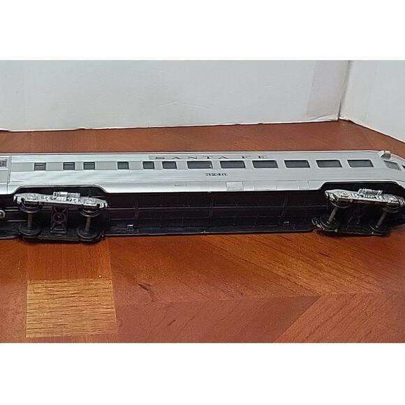 HO Scale Traub-Santa Fe Lightweight End Coach - Picture 7 of 11